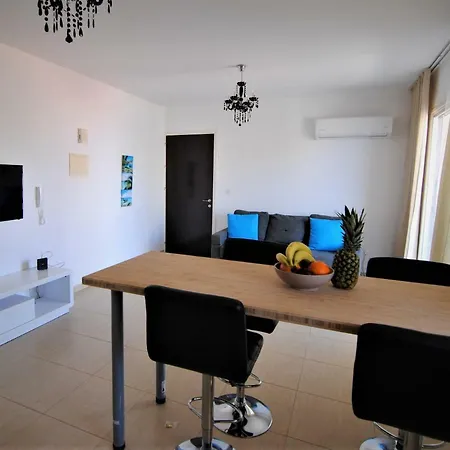 Nataliia 303 شقة لارنكا