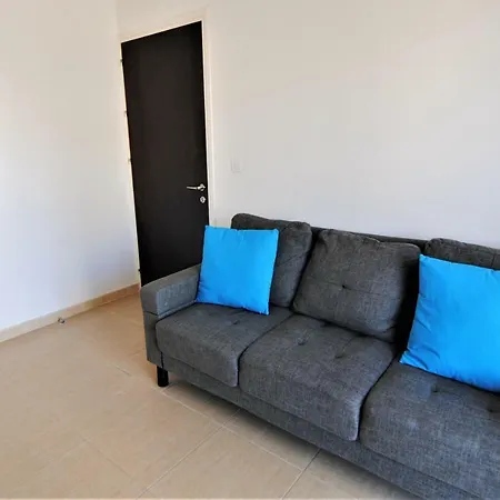 Nataliia 303 لارنكا